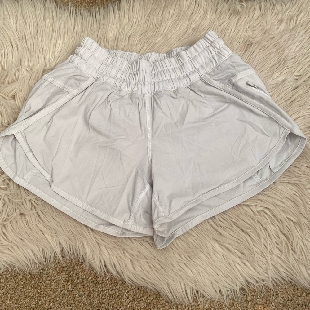 LULULEMON- Tracker Shorts